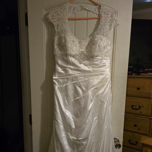 David's bridal wedding dress - Picture 1 of 3